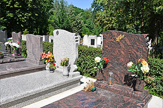 8 Classy And Elegant Marble Gravestone Designs